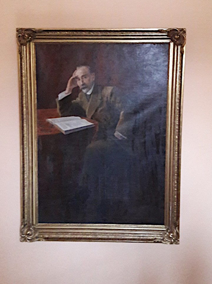4-ая Красноармейская, дом 1. Портрет Плеханова в 1917 г.