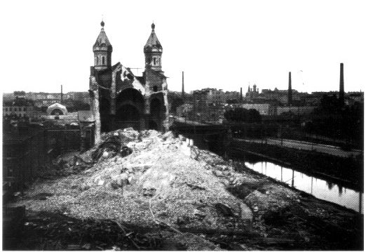 Обводный канал. Церковь во имя Cвященномученика Мирония во время сноса. Лето 1934 г.  