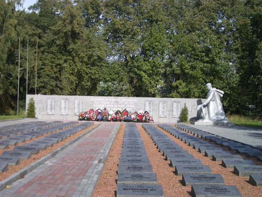 Приморск погода запорожская область на 10 дней. Памятник в Приморске. Финский мемориал в Приморске полностью демонтировали. Памятник Финам в Приморске.